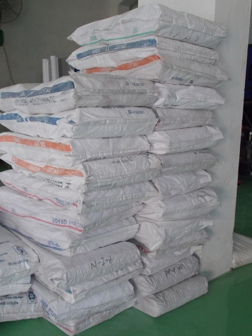 प्लास्टिक कच्चा सामग्री