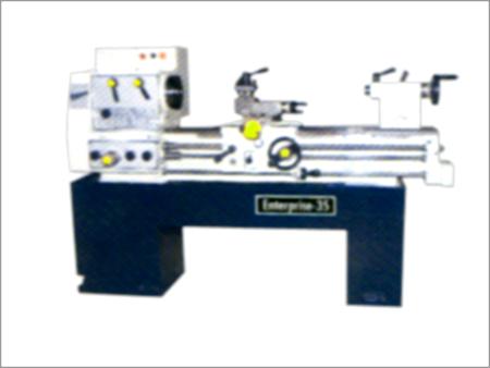 Lathe मशीन