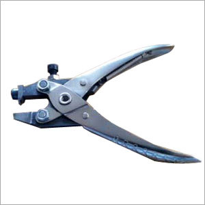 रिंग प्लायर्स
