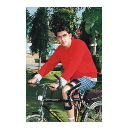 कार्बोफ्लेक्स एडवांस फंक्शनल नी ब्रेस