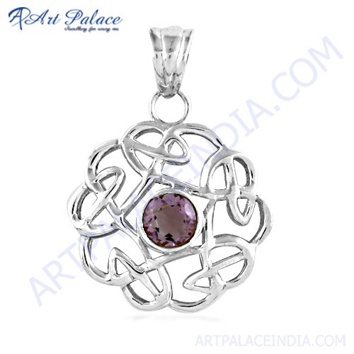 नीलम के साथ शानदार डिजाइनर रत्न चांदी का लटकन