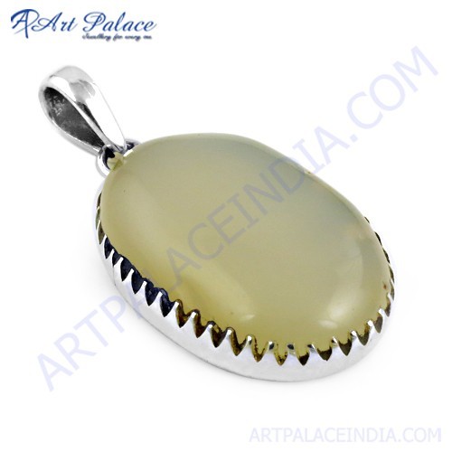 नाज़ुक सफ़ेद कैल्सेडनी जेमस्टोन सिल्वर पेंडेंट