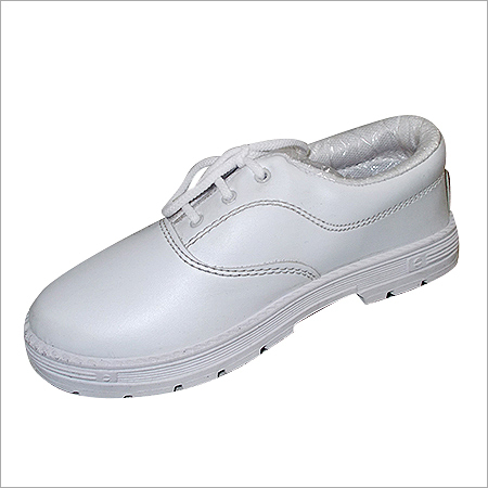 लड़कों के सफेद स्कूल के जूते