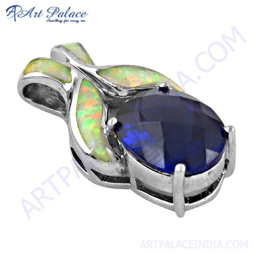 उत्तम दर्जे का आयोलाइट ज़िरकोनिया और इनली सिल्वर पेंडेंट