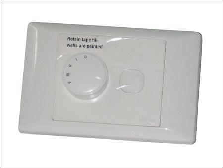 सामग्री के साथ पंखा नियंत्रक