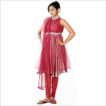 मैरोन रंग का डिज़ाइनर अनारकली सूट