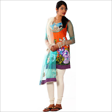 मल्टी-ऑरेंज रंग का डिज़ाइनर प्रिंटेड सूट