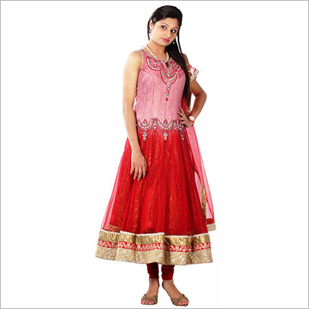 गुलाबी और लाल रंग की प्रिन्सेस कट डिज़ाइनर सूट