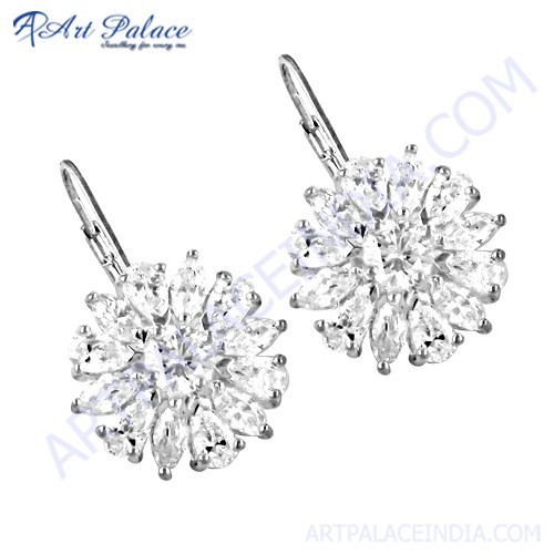 आकर्षक फ्लावर स्टाइल क्यूबिक जिरकोनिया सिल्वर ईयरिंग्स