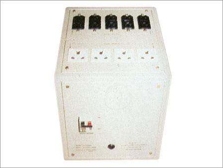 पाउडर कोटेड एनक्लोजर के साथ ट्रांसफार्मर