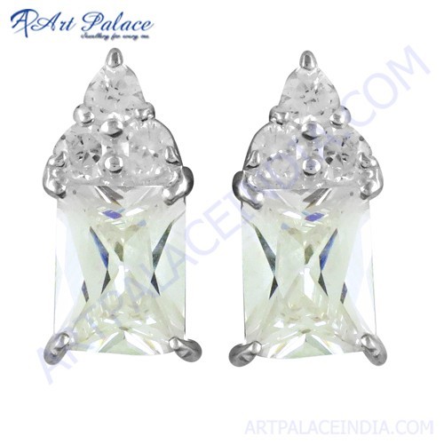 सनसनीखेज घन Zirconia रत्न चांदी की बालियां