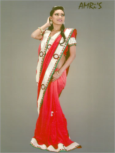 फैशनेबल साड़ी
