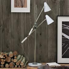 फर्श का दीपक