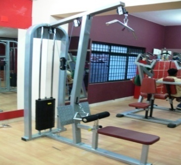 Lat Pulldown Machine