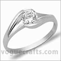 स्टाइलिश सिल्वर रिंग