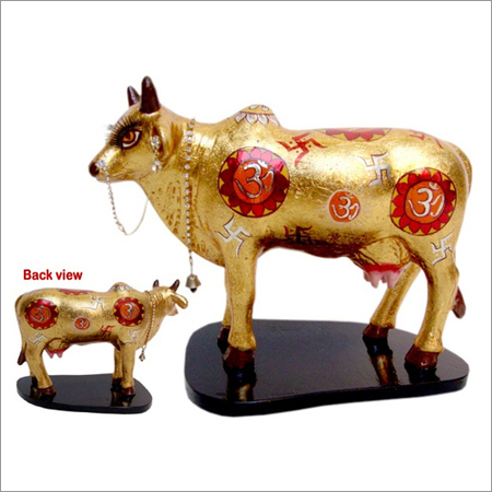 सजावटी हस्तनिर्मित गाय