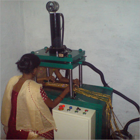 कप चेन फिटिंग मशीन