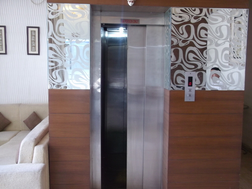 अर्थशास्त्र में यात्री लिफ्टें