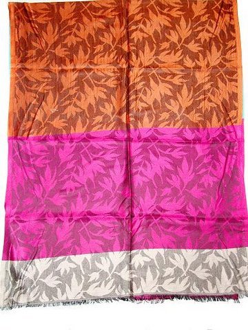 मॉडल स्कार्फ