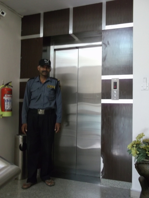 औद्योगिक यात्री लिफ्ट