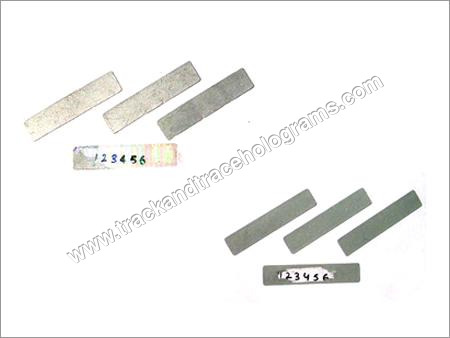 व्हाइट एंड ग्रे होलोग्राफिक स्क्रैच ऑफ लेबल