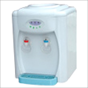 दीवार पर संलग्न जल शुद्धिकरण यंत्र