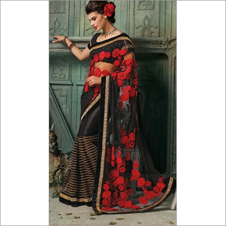 आधुनिक महिला कपड़ों की साड़ी
