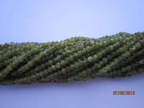 राउंड ब्रिलियंट कट वैसोनाइट बीड्स स्ट्रैंड्स