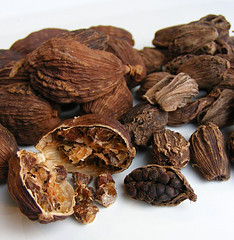 काली इलायची