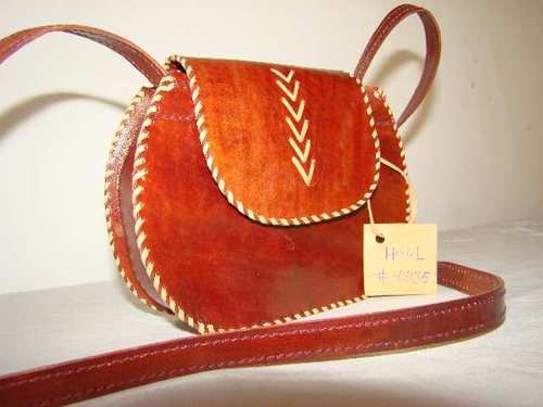 चमड़े के बैग