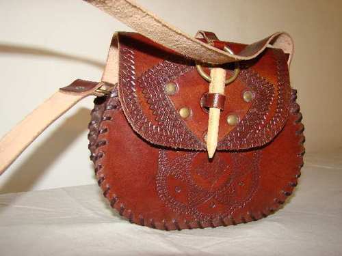 चमड़े के बैग