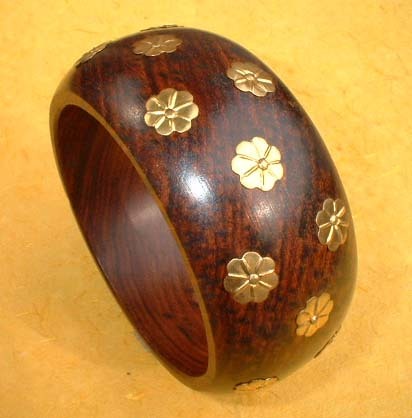 लकड़ी और धातु का इनले कॉम्बो बांगल