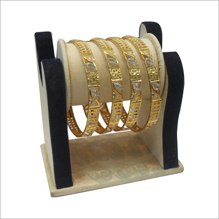 डिज़ाइनर गोल्ड बंगल्स