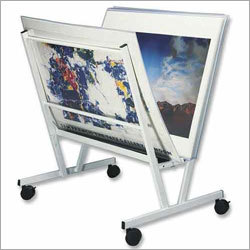 पोस्टर डिस्प्ले स्टैंड