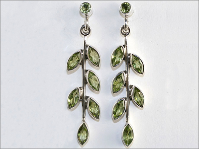 हाथ से बने हुए स्टर्लिंग सिल्वर झुमके