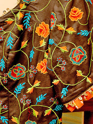 मशीन कढ़ाई वाला कपड़ा