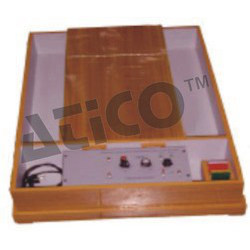 पैसिव अवॉइडेंस रिस्पॉन्स अपरेटस - लकड़ी का 40x30x15 सेंटीमीटर, टिल्टिंग टेबल 0-90°, रैट ड्रग ऐसे