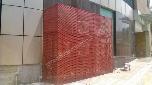 ऑफ व्हाइट कंपाउंड वॉल एक्सटेंशन ट्रेलिस शीट्स