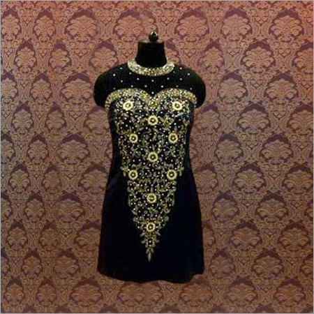 ट्रेंडी लेडीज़ कुर्तियाँ