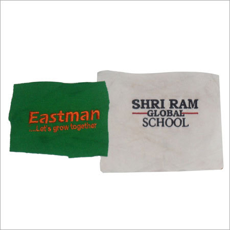 कस्टम कैप्स लोगो