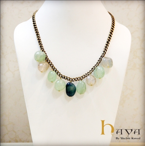 एक्वामरीन स्टोन नेक पीस