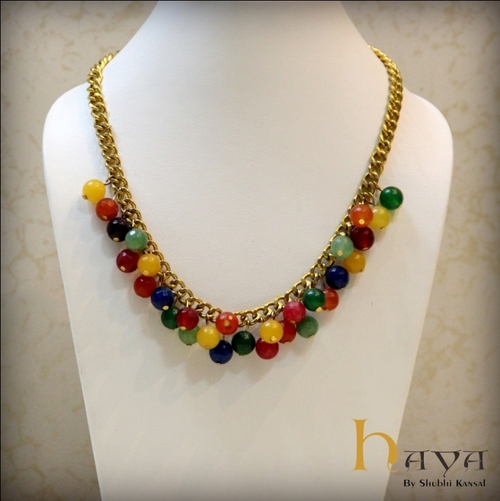 रंगीन ओनिक्स और क्वार्ट्ज नेक पीस