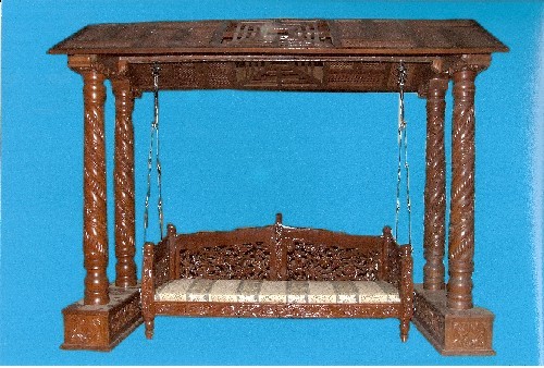 लकड़ी का झूला (ज़ुला)