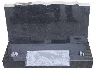 स्मारकों