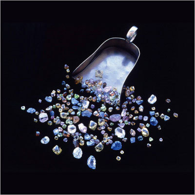 छोटे ढीले हीरे