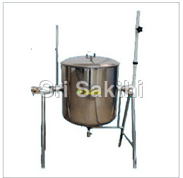 चावल और बहुउद्देशीय बर्तन