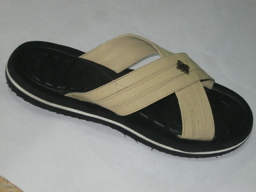 स्ट्रैप पुरुषों की चप्पलें