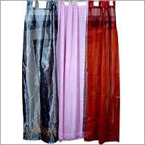 रेशमी परदे