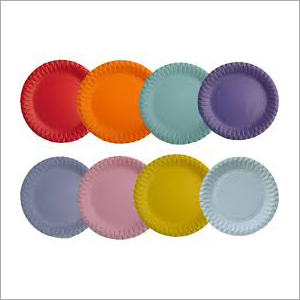 एक बार इस्तेमाल होने वाले कागज़ के प्लेट्स