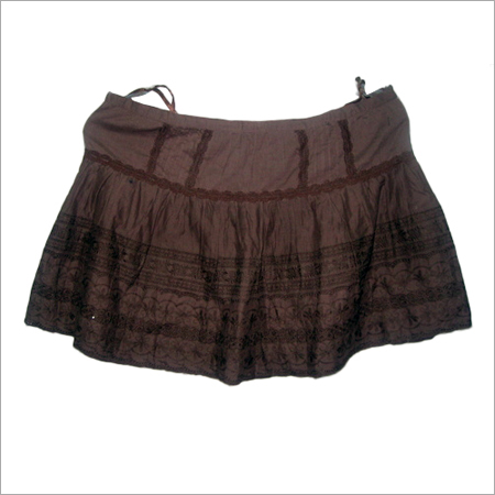 महिलाओं की छोटी स्कर्ट